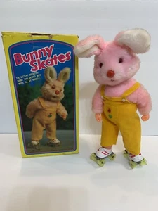 VTG Easter BUNNY SKATES Pink Rabbit W/ Box 1985 Hayes Rollerskate Toy WORKS READ - Picture 1 of 13