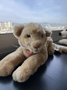 17" Long Plush Steiff Lion Junglöwe Cub Lioness Cat "Molly", Made in Germany - Picture 1 of 4