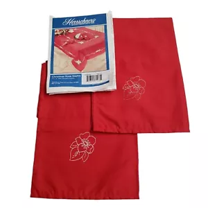 Herschners Christmas Red Stamped Needlepoint Stitch Set of 2 Napkins - Picture 1 of 4