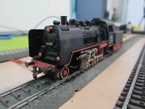 Marklin 3003 Steam Locomotive with Tender BR24 DB , 3 Rail, (Analogue), (OA) - Foto 1 di 13