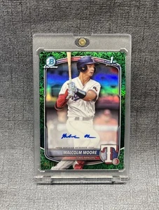 2025 Bowman Chrome Malcolm Moore #CPA-MMO Green Grass Auto /99 Rangers - Bild 1 von 2