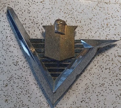 1956 emblema Dodge Royal fabricante de equipamento original 1646315 - Imagem 1 de 4