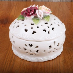 Potpourri Porcellana Fori a Forma di Cuore Scatola Reticolata Finale Fiore - Foto 1 di 7