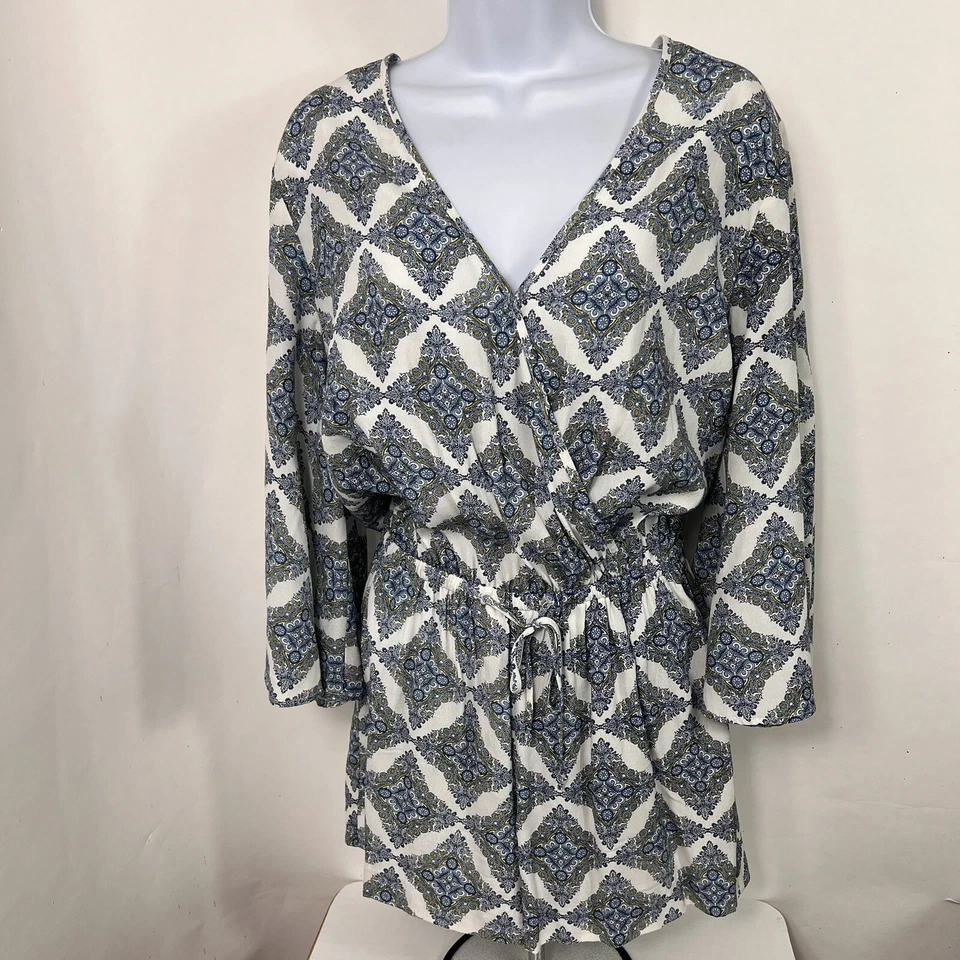 Mameluco Fifteen Twenty para mujer manga larga mediana cuello en V con pantalones cortos ligeros Foto 1 de 4