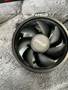AMD CPU Heatsink and Cooling Fan - Picture 1 of 5