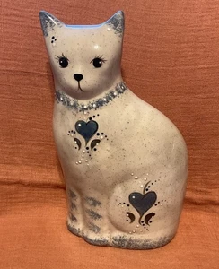Estatua de cerámica de gato animal sentado estatuilla doblar corazón azul guardia firmada MR - Imagen 1 de 5