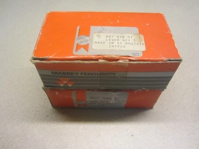 Massey Ferguson 887898M1 (5) Clutch Release Levers 1810817M91 - Image 1 of 2