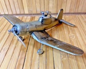 Accendino da tavolo aereo vintage Westland Corsair F4U-1 LAMA MANCANTE - anni '60 - Foto 1 di 12