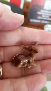 Vintage Hagen Renaker liegendes Rehkitz Kopf hoch mit Flecken nicht mehr produziert kitschig schön - Bild 1 von 11