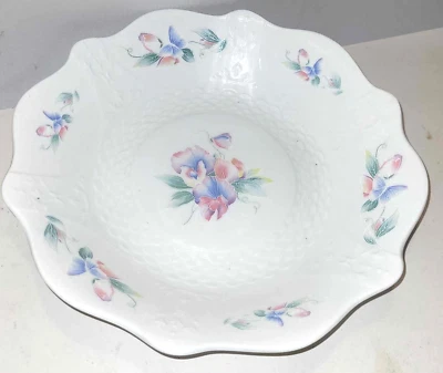 Aynsley Little Sweetheart Vegetable serving dish Fruit Centre Bowl 10" - Image 1 of 2