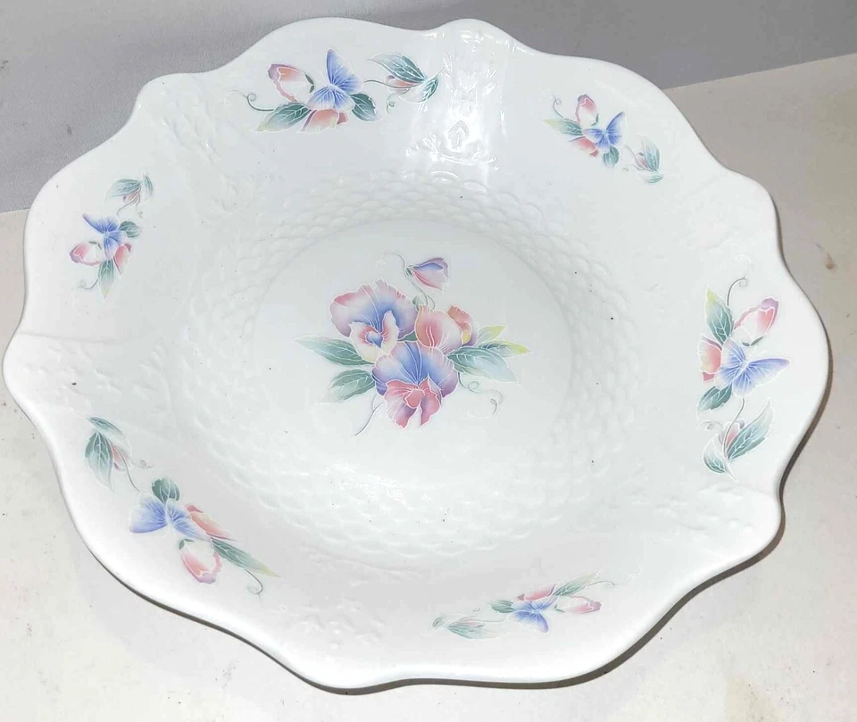 Aynsley Little Sweetheart Vegetable serving dish Fruit Centre Bowl 10" - Image 1 of 2
