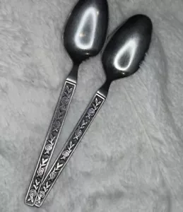 2 Interpur Stainless Flatware Korea FLORENZ 8 Petal Flower Spoons Fleur de Lis - Picture 1 of 4