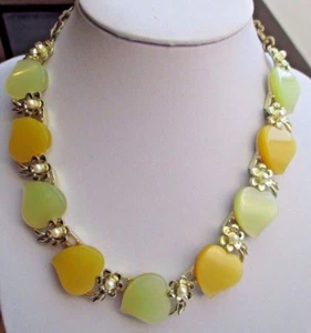 Rare bijou ancien collier réglable couleur or cabochon cœur jaune perles 2491 - Photo 1/4