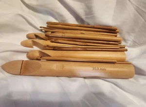 Wooden Crochet Hooks - Set Of 16 - Picture 1 of 3