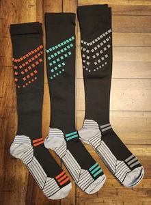 Compression Socks 3 Pair L/XL 15-20mmHg Red Green Gray on Black Men Women New - Picture 1 of 3