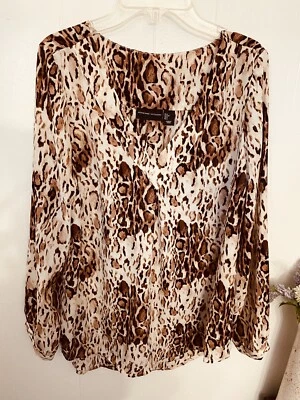 Blusa Adrienne Vittadini S Guepardo Cuello en V Semi Transparente Sexy Manga Larga Larga Usada en Excelente Condición Foto 1 de 4