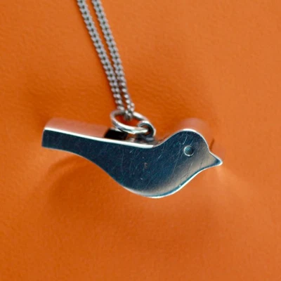Colgante Silbato Pájaro Plata Retirado James Avery y Collar JA 925 30 Pulgadas Raro Foto 1 de 4
