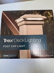 TREX DECK FLAT LED POST CAP LIGHT - CLASSIC WHITE - WTSQLEDCAP4x4C 4.5 X 4.5 - Picture 1 of 3