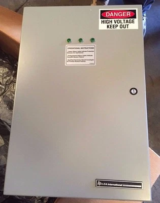 LEA International  MODEL DS1GS-120/208-3Y  TRANSIEN VOLTAGE SURGE SUPPRESOR - Image 1 of 4