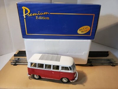 1962 VOLKSWAGEN CLASSICAL BUS by WELLY No. 2095 RED & WHITE DIECAST VW MODEL NIB - Image 1 of 4