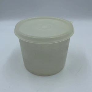 Small Vintage Round Tupperware Cake Container Storage Box Tub - Picture 1 of 5