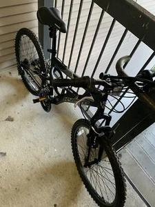 Hyper Bicycles SpinFit 700c Men's Hybrid Bike - Black/Grey/White - Picture 1 of 3
