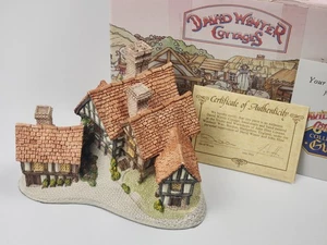 David Winter Cottages - Stratford House (1981) with Box and COA - Picture 1 of 5
