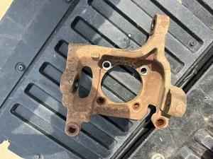 03-08 Dodge RAM 2500 3500 OEM Front Right Passenger Spindle / Knuckle (4WD/4X4) - Picture 1 of 12