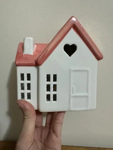 2025 Target Spritz Valentines White & Pink Ceramic House Figurine NEW - Picture 1 of 4