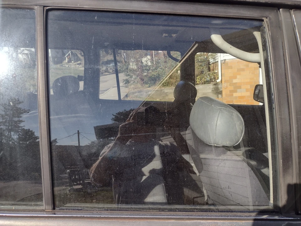 91 92 TOYOTA LAND CRUISER pasajero R lateral puerta trasera ventana FJ80 Foto 1 de 1