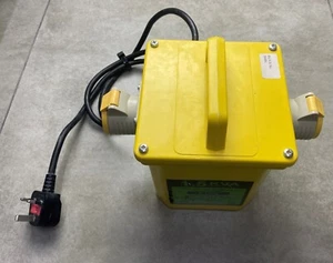 230/110V 1.5KVA Intermittent rated portable isolation transformer 2 x 16A socket - Picture 1 of 2