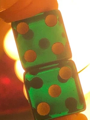 RARO! Par de dados Faturan baquelita translúcido verde oscuro más antiguo 9/16" 050523@ Foto 1 de 4