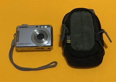 Sony Cyber-shot DSC-S650 Silver Digital Still Camera Tested and Working - Image 1 of 4