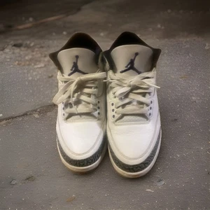 Men’s 10 - Jordan 3 Retro Dark Iris CT8532-105 Gently Worn * Nice Shoes - Picture 1 of 17