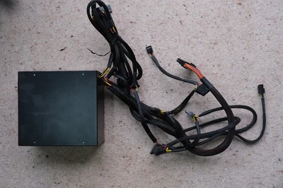 OCZ400SXS-UK 400W 20+4 Pin ATX Desktop PC Power Supply - Image 1 of 2