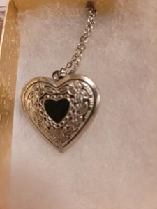 Locket Necklace Heart Silver Colored Womans with Necklace W/Giftbox - Picture 1 of 2