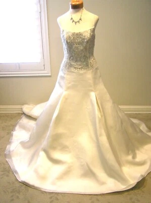 Anne Barge $ 5050 Pearl Silk Organza Wedding Dress  size 12 Sample dress - Image 1 of 4