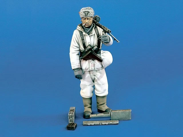 Verlinden 120mm (1/16) German Machine Gunner w/MG 42 in Winter Outfit WWII 1085 - Image 1 of 1