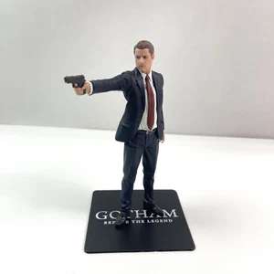 DC Kotobukiya ARTFX+ James Jim Gordon Gotham TV Series Figure w/ Magnetic Base - Picture 1 of 14