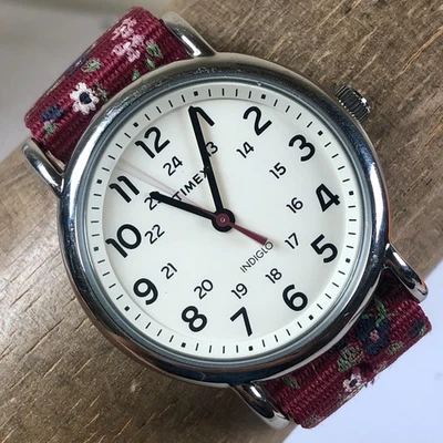 Женские кварцевые часы Timex Weekender TW2R29700 Indiglo нейлон цветочный узор 32 мм 7 1/4 дюйма - Изображение 1 из 4