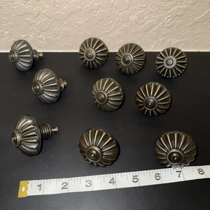 10 Stück Messing Schrank Kommode Schublade zieht Knöpfe Blume Pinwheel Design 1,75 Zoll - Bild 1 von 6