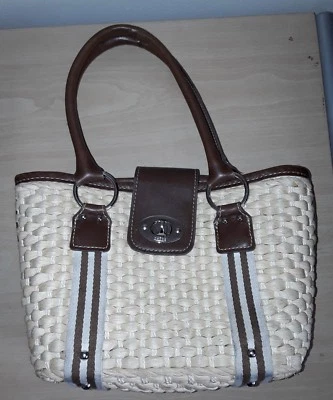 Bolso de Mano Estilo Paja Tejido Marca Chaps para Mujer Foto 1 de 4