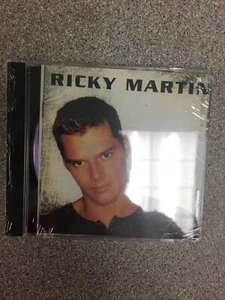 RICKY MARTIN - Picture 1 of 2