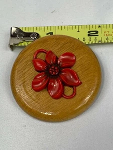 Vintage Wood Pin/Brooch red Celluloid/ plastic red Daisy Flower  - Picture 1 of 4