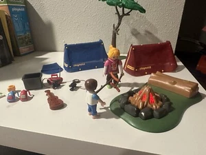 PLAYMOBIL Camping Abenteuer mit Zelten Schlafsack Lagerfeuer - Bild 1 von 10