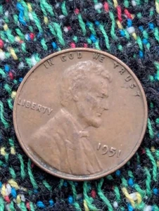 Two 1951 Wheat pennies - Picture 1 of 4