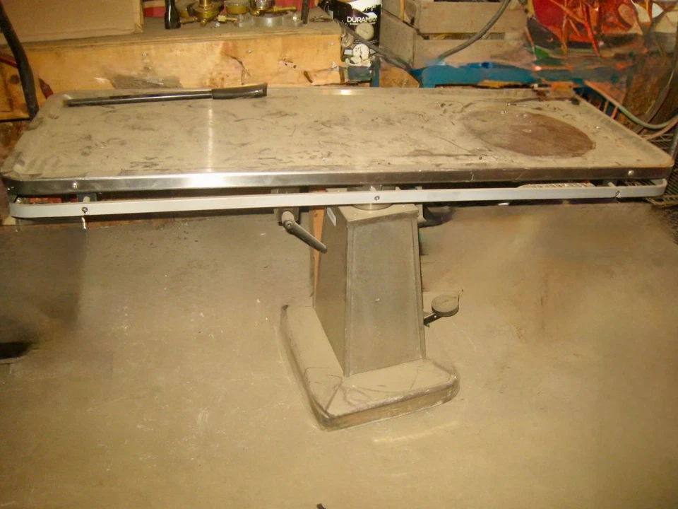 Mesa de examen/cirugía veterinaria de acero inoxidable Foto 1 de 1