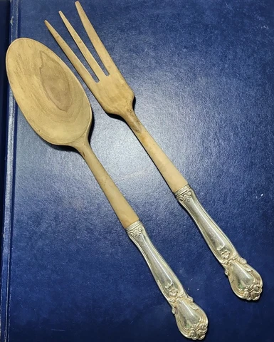 Vintage Web Sterling And Wood "Ancestry" Salad Serving Spoon And Fork Set-91 Gr Cover