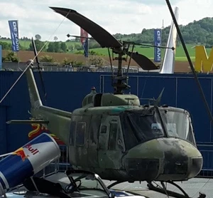Bell 205 (Baugleich UH-1) Helicopter Spiegel 🚁 - Bild 1 von 8