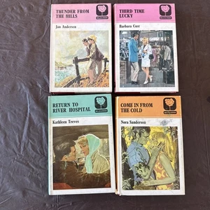 1971 Vintage Lot Of 4 Mills & Boon Hardcover Books With Dust covers - Picture 1 of 21